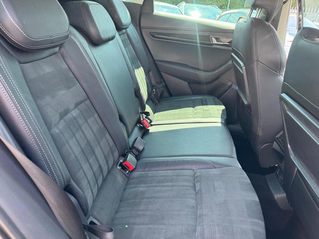 Škoda Karoq — Rear seats